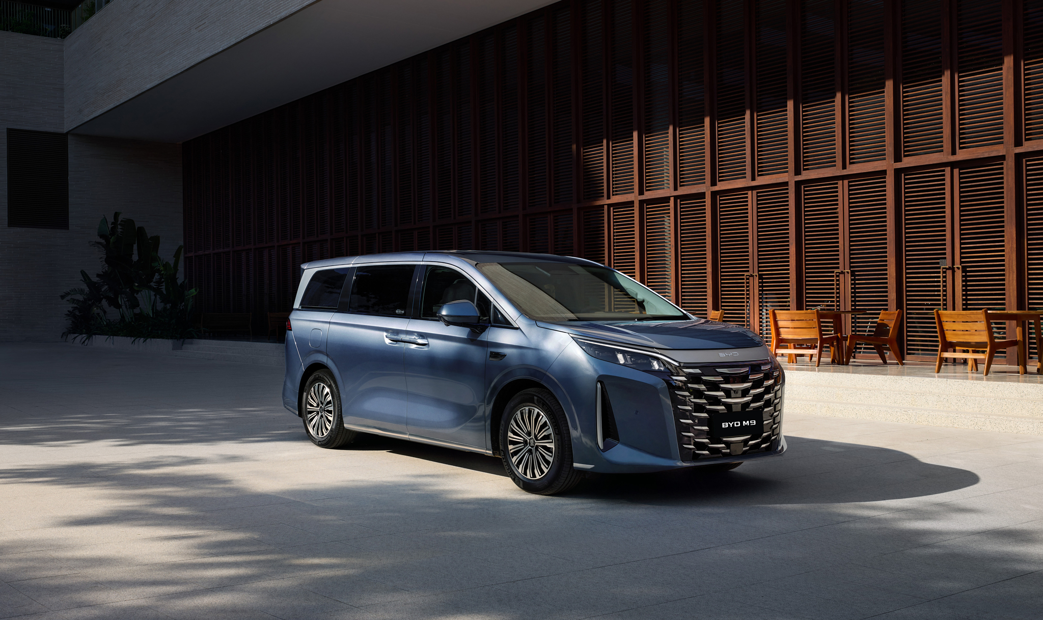 BYD M9