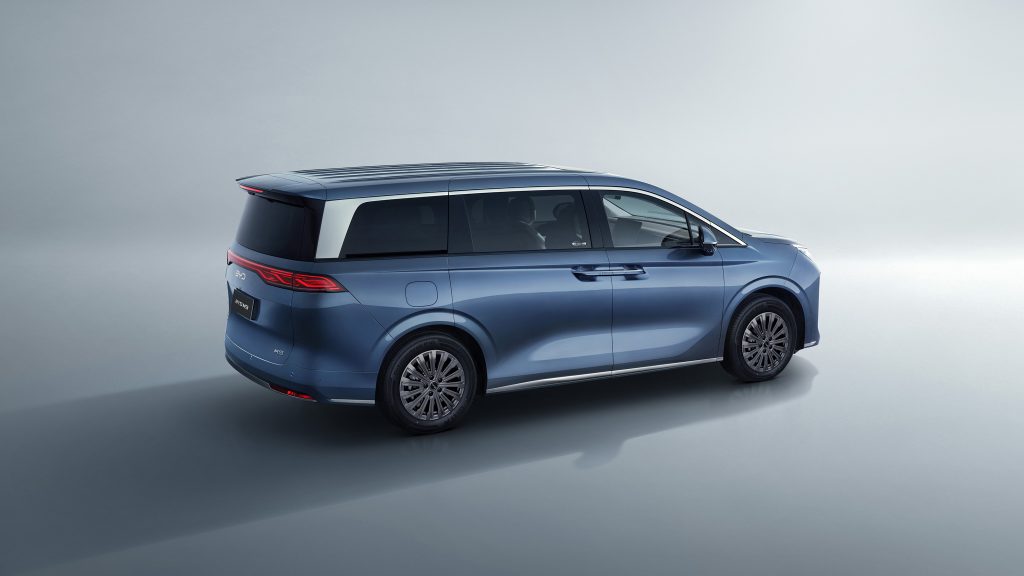 BYD M9