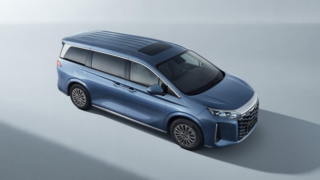 BYD M9
