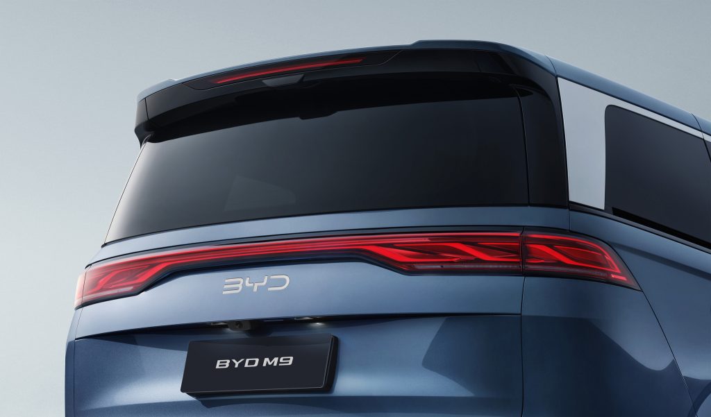 BYD M9