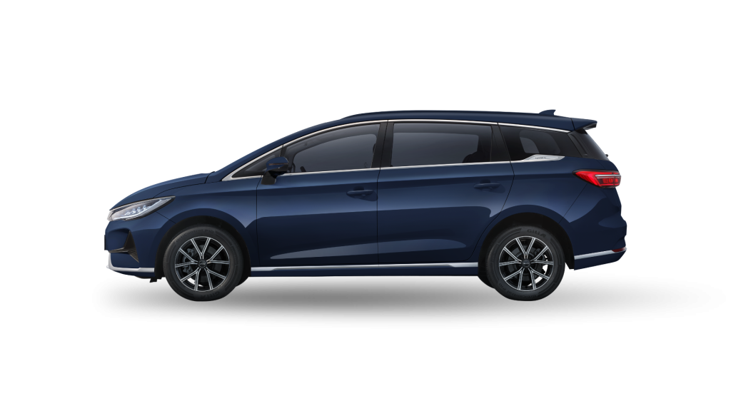 BYD M6